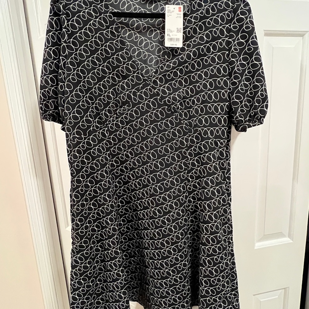 Uniqlo Black A-line Midi Dress with Puff Sleeves